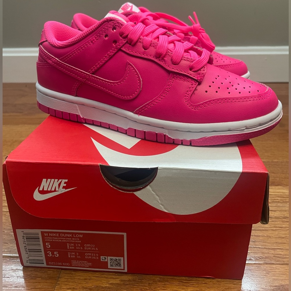 Women’s Nike Dunk Low Hyper Pink Size 5